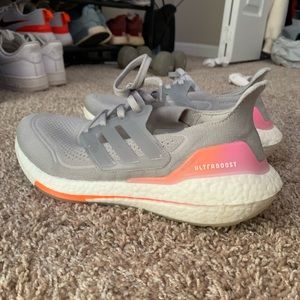ultraboost 22 womens shoes womens size 9